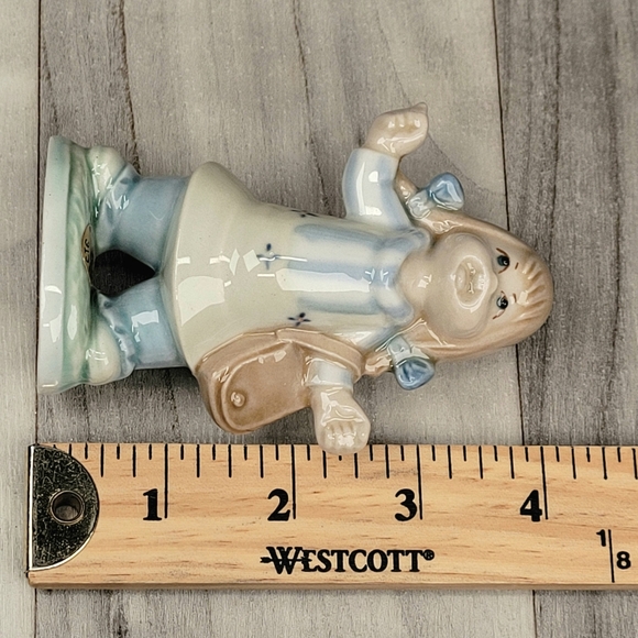 Mirete Porcelain Figurine Girl Yelling Playing Dress Up 4" Made In Spain - Picture 4 of 13